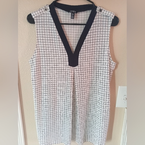 Blouses - Picture 3 of 4